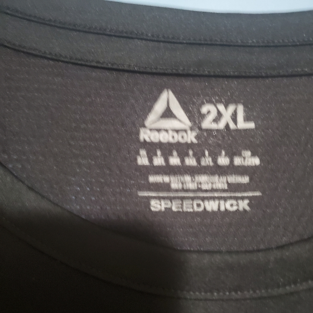 Reebok speed wick shirt - Picture 2 of 4